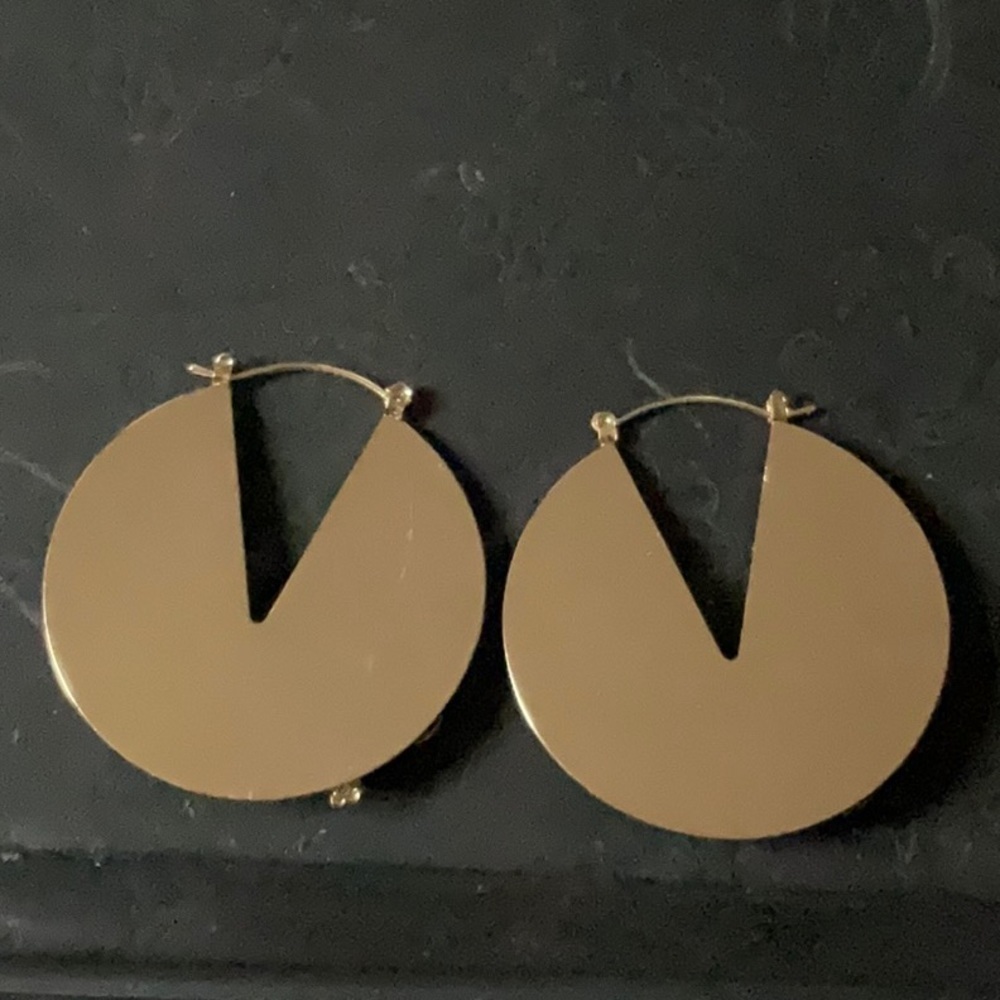 Beautiful Floral Design Earrings Brand New - Picture 2 of 2